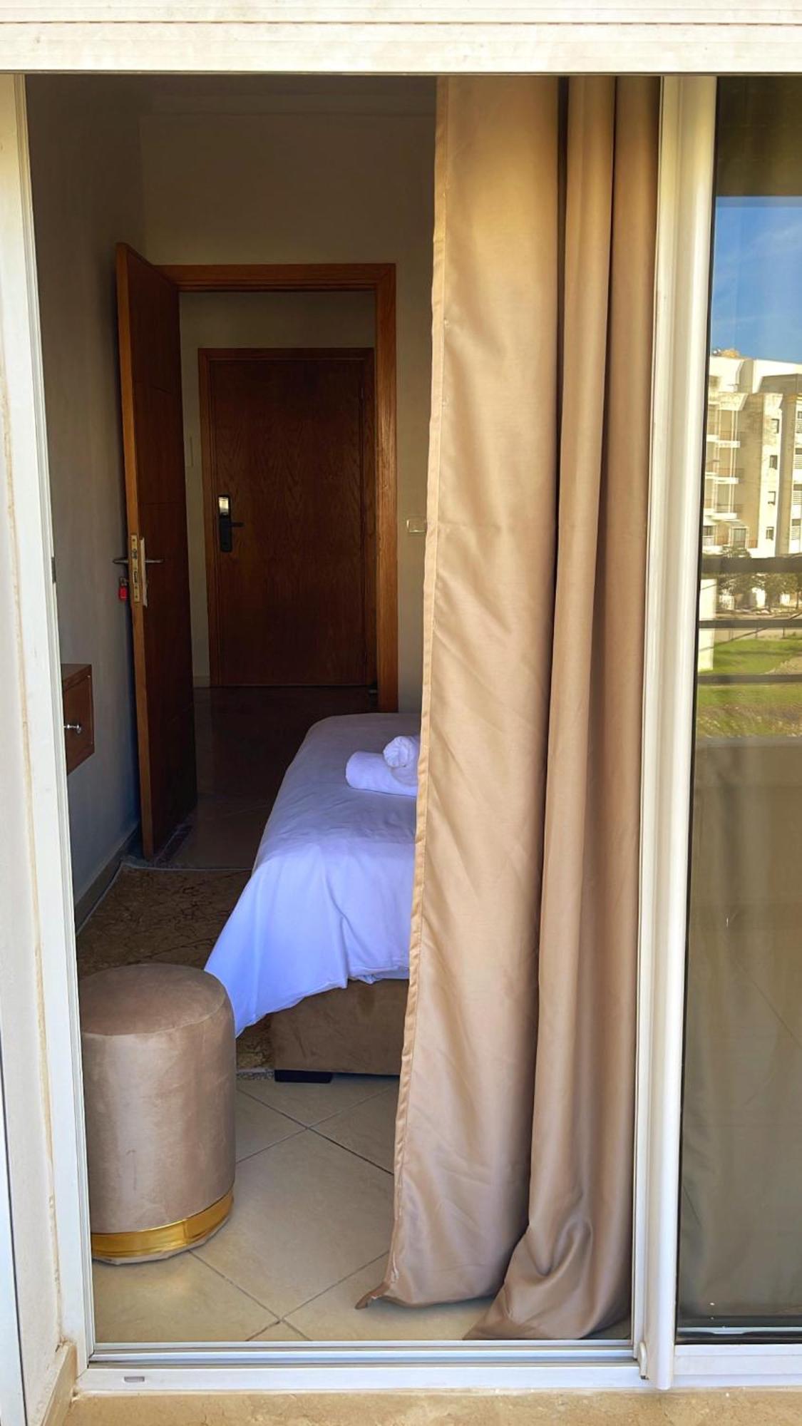 Elegant Appartement Avec Un Acces Piscine Jardin Parking Sous-Sol Et Wifi Haut Debit Fibre Optique Tanger Exterior foto